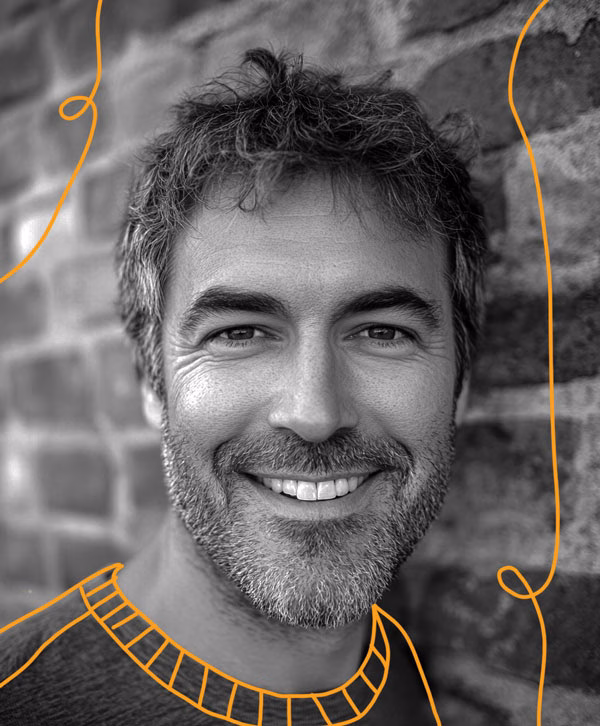 Ingénieur en informatique, Marc a co-développé plusieurs jeux de cartes en ligne. Sa compréhension technique des mécanismes de jeu et de l'ergonomie des outils le rend apte à évaluer l'efficacité et la convivialité des mélangeurs de cartes.